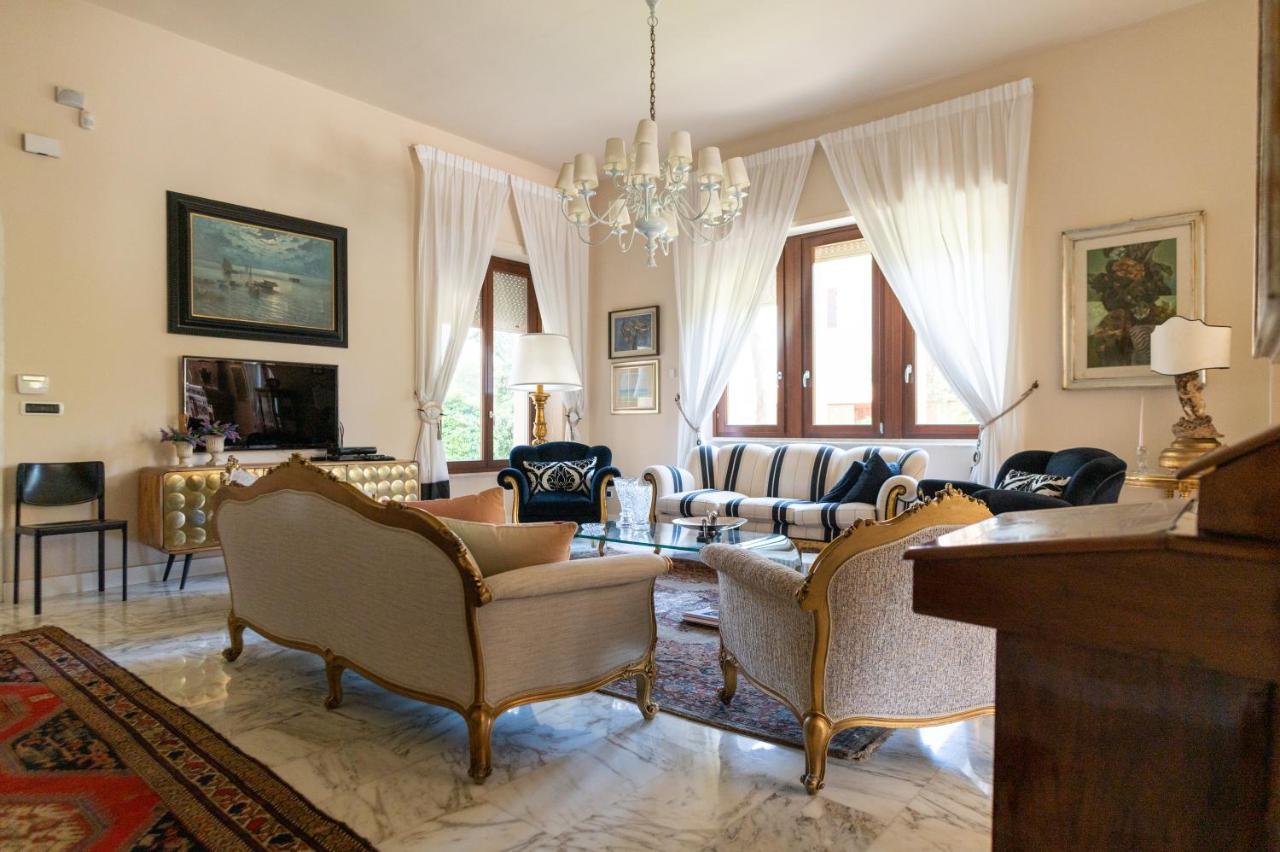 Villa Luisa บารี ภายนอก รูปภาพ