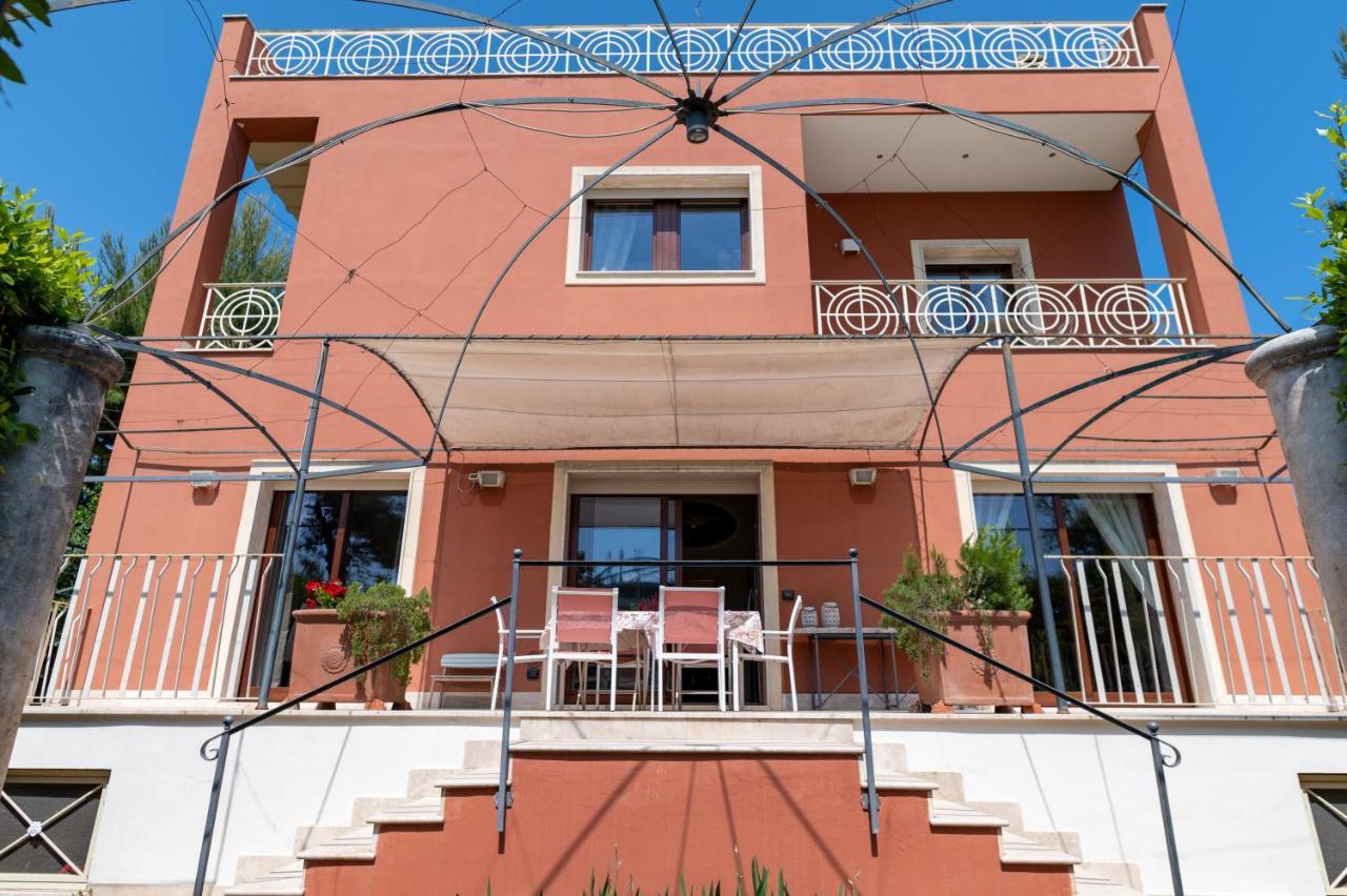 Villa Luisa บารี ภายนอก รูปภาพ