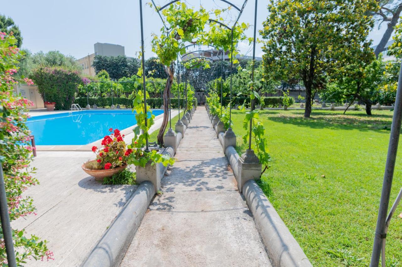 Villa Luisa บารี ภายนอก รูปภาพ